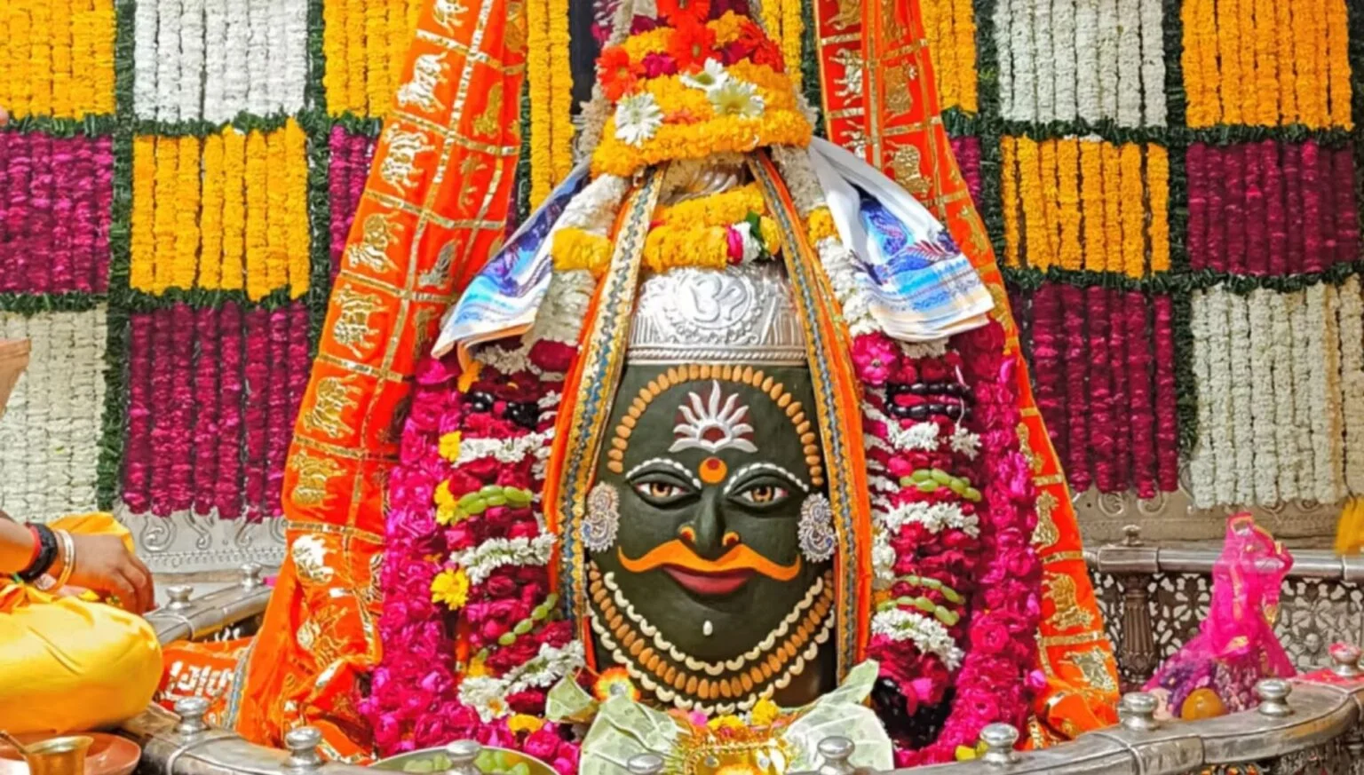 Indore to Ujjain Taxi Service